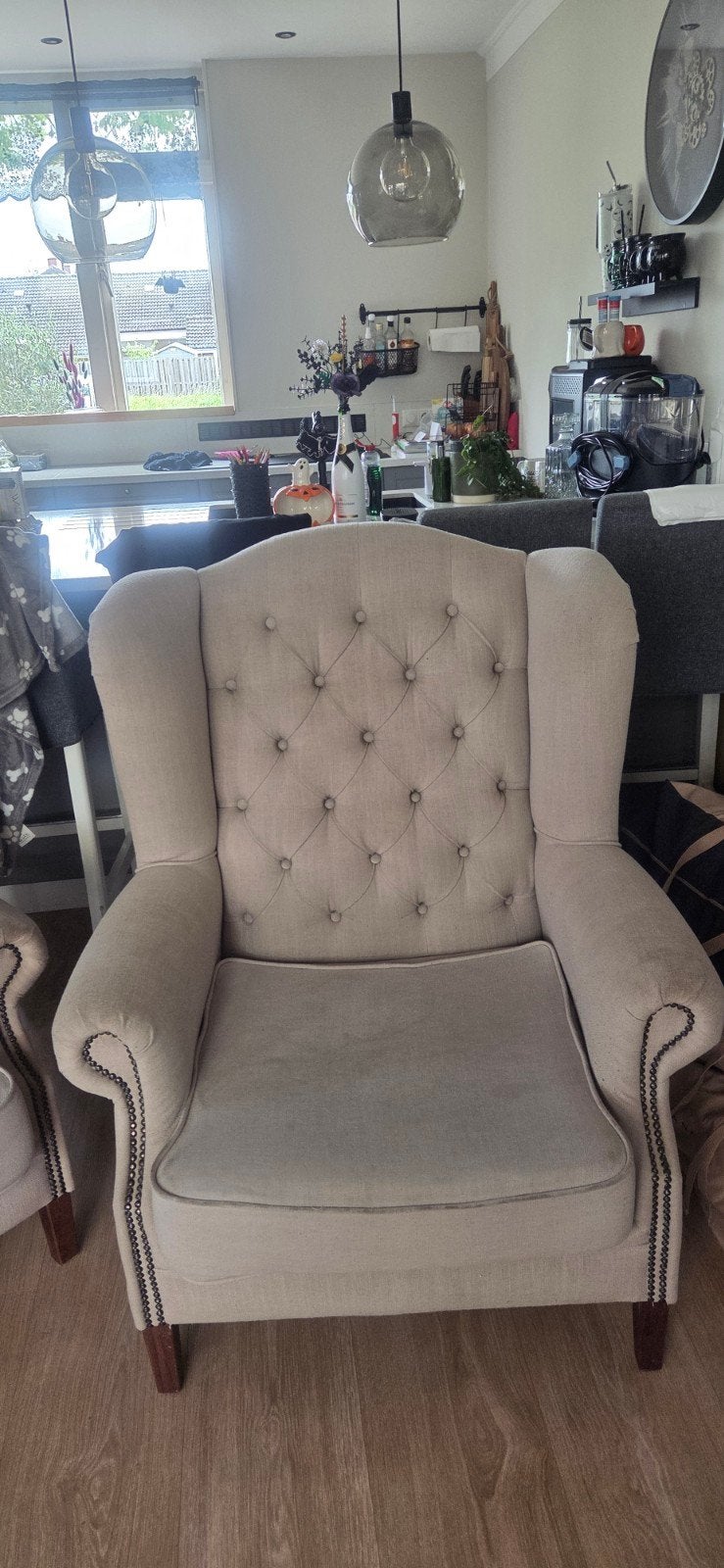 Comfortabele fauteuil met knopen en nageltrim, Ophalen, Gebruikt, 75 tot 100 cm, Klassiek, Landelijk, Chesterfield
