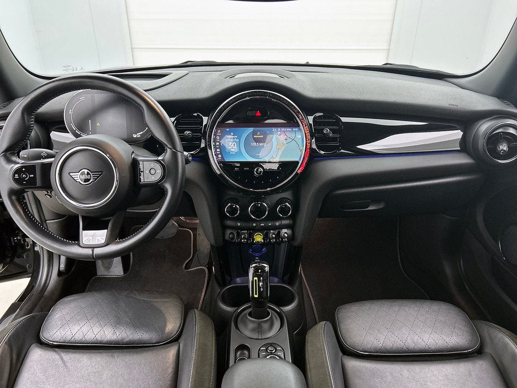 Mini Cooper SE Electric Yours 33 kWh (Dealer OnderH, Carplay, Auto's, Mini, Gebruikt, 4 stoelen, 184 pk, 28 kWh