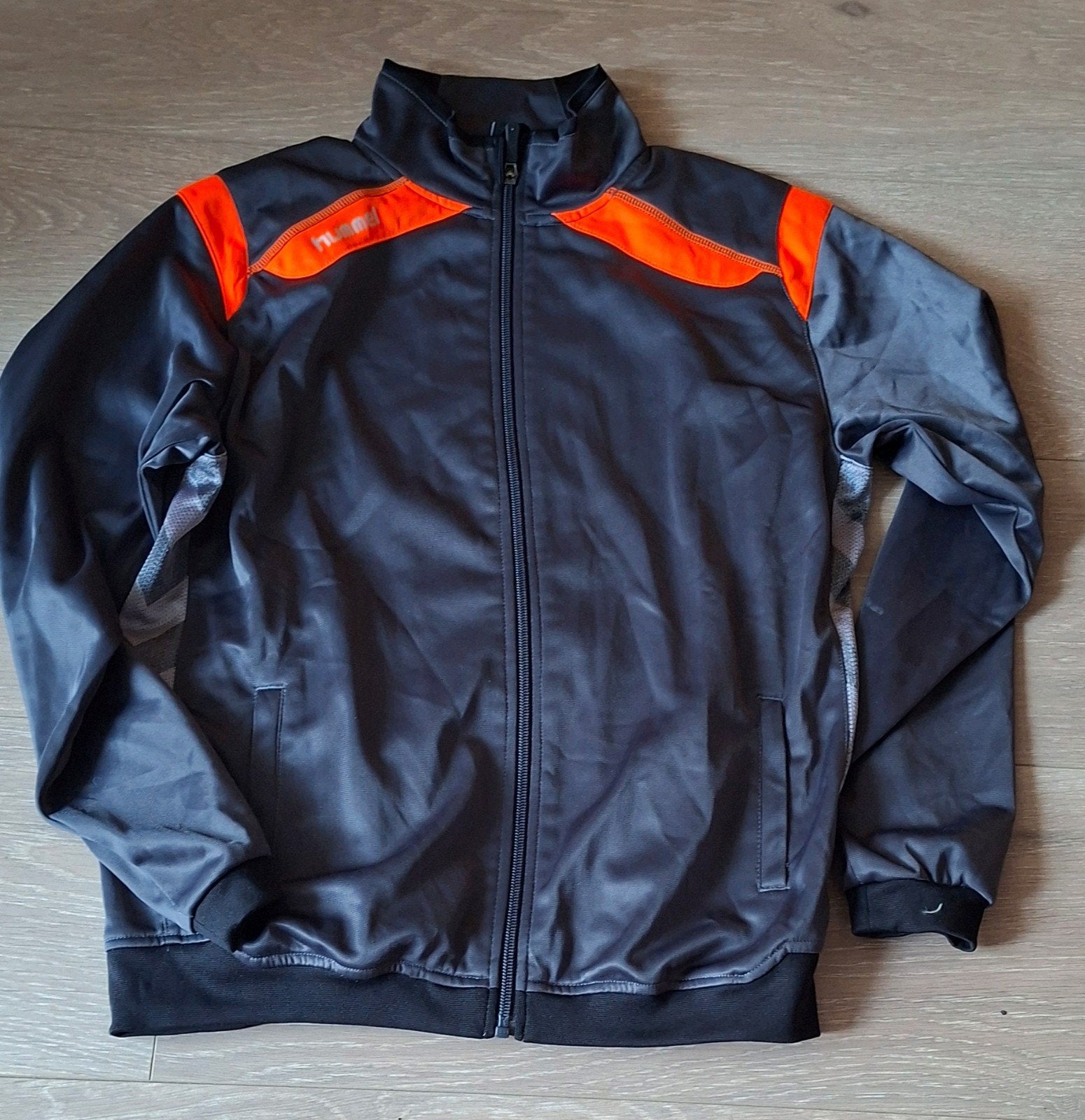 Hummel Trainingsjasje, maat 164, Ophalen of Verzenden, Zo goed als nieuw, Jongen of Meisje