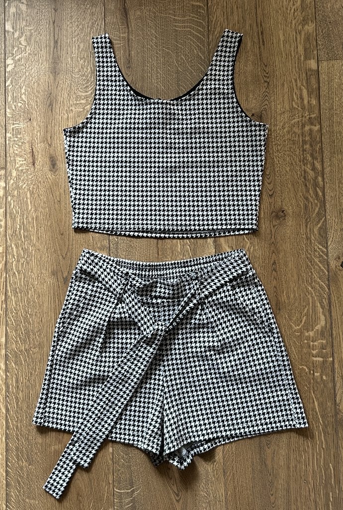 Takko / Page One pied de poule setje short + top maat M, Maat 38/40 (M), Kort, Zwart, Ophalen of Verzenden