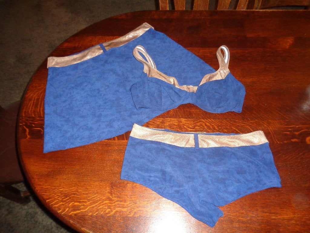FELINA donkerblauw bikiniset met pareo/rokje, Kleding | Dames, Nieuw, FELINA, Bikini, Verzenden
