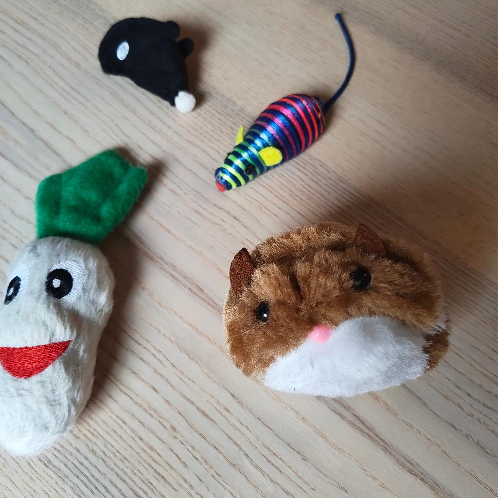 4 leuke verschillende kattenspeeltjes, Dieren en Toebehoren, Ophalen of Verzenden, Zo goed als nieuw, Overig speelgoed
