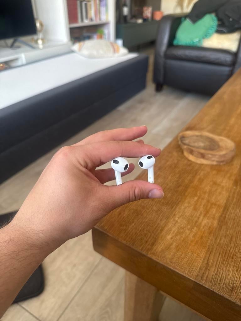 Oude AirPods (zonder doosje), Overige merken, Gebruikt, Ophalen of Verzenden, Over oor (circumaural)