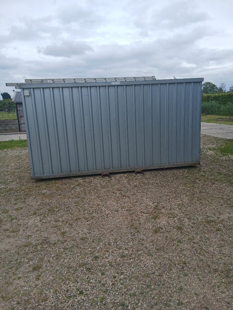 Container 4x2 met stroom en licht, Zakelijke goederen, Machines en Bouw | Keten en Containers, Ophalen