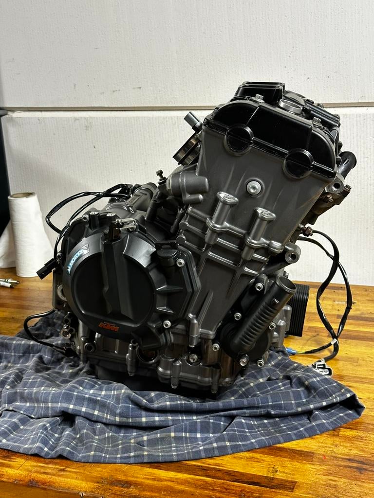 KTM Duke 790 motorblok, motor blok, engine, Ophalen