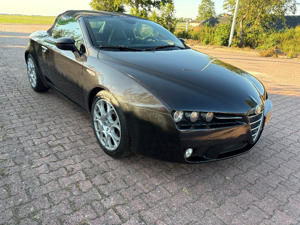 Alfa Romeo Brera Spider 2.2 JTS 2006 Zwart (project), Zwart, 4 cilinders, Cabriolet, 1505 kg
