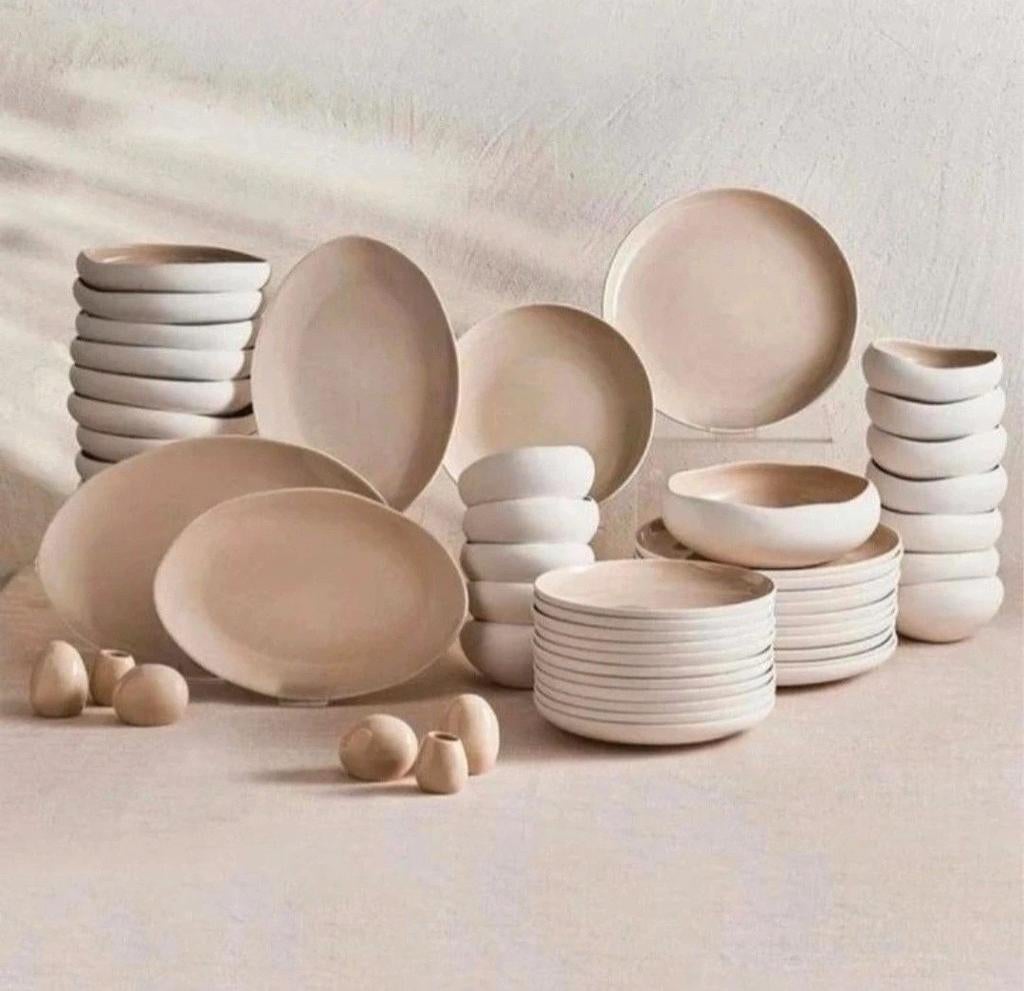 Karaca 59 delig servies Set - Beige/Wit, Nieuw, Ophalen of Verzenden, Bord(en), Overige stijlen