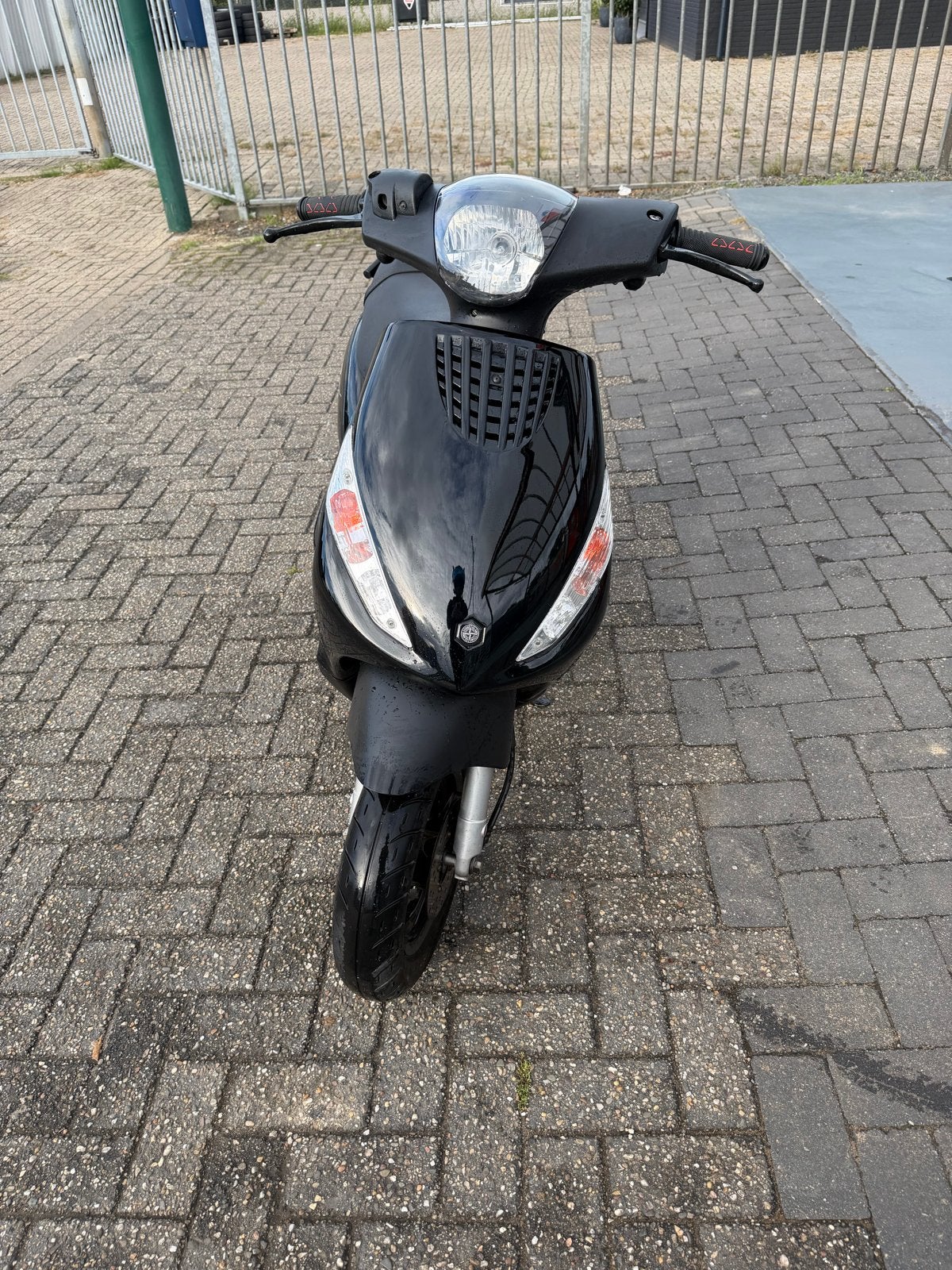 Foto 2 van Piaggio Zip 2takt geel kenteken