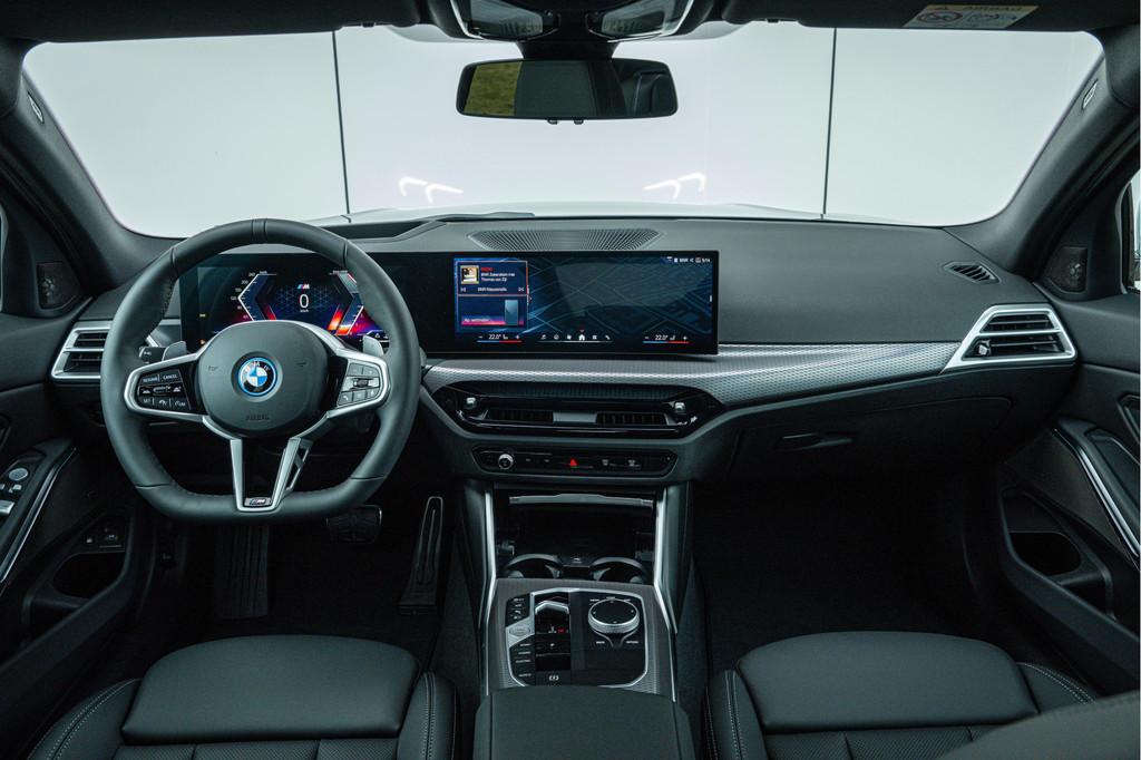 BMW 3 Serie 330e M Sport Automaat / Trekhaak / Sportstoelen, Auto's, Automaat, 1998 cc, Achterwielaandrijving, Zwart