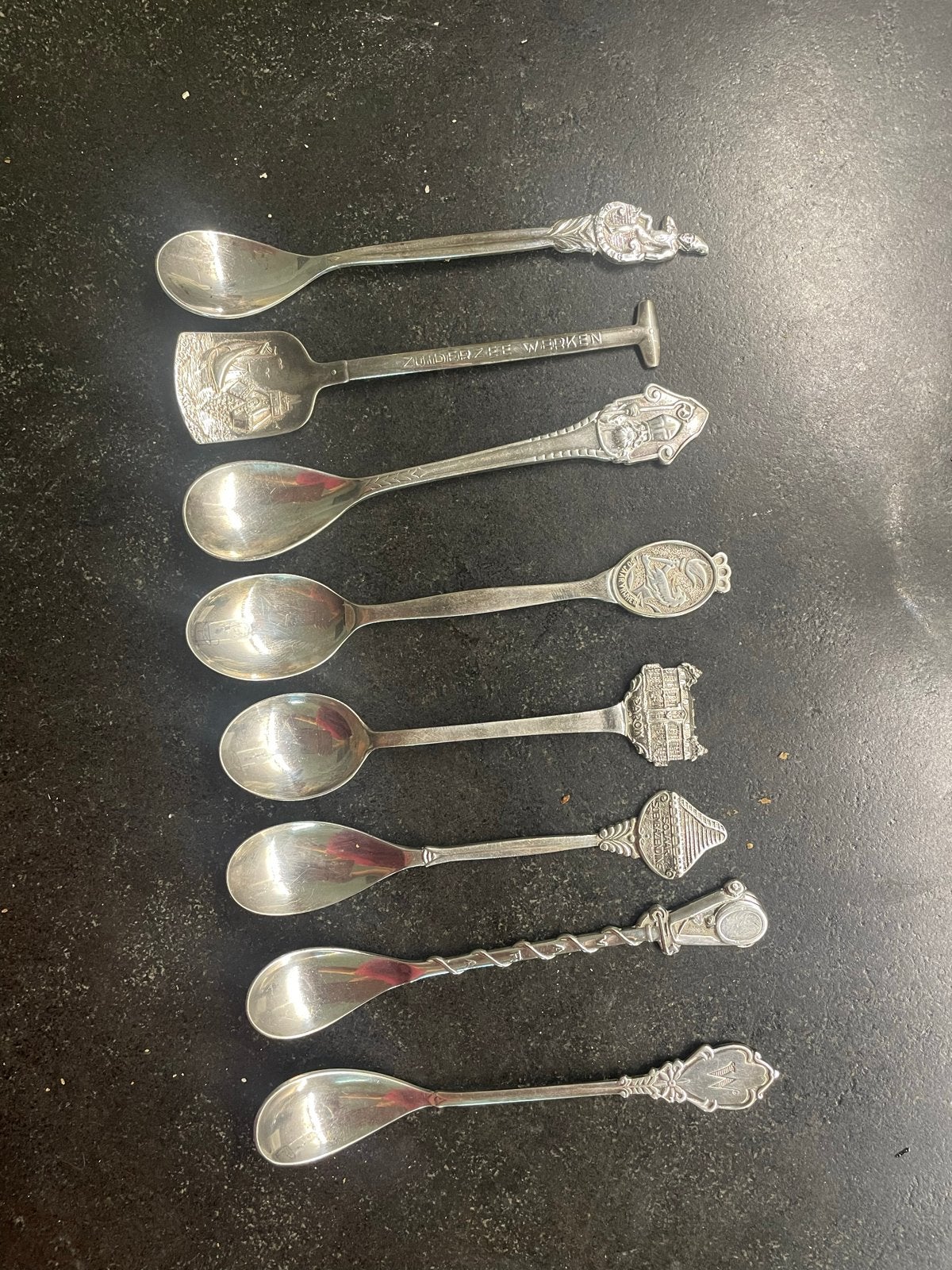 Set van 8 Antieke Verzilverde Herdenkingslepels, Ophalen