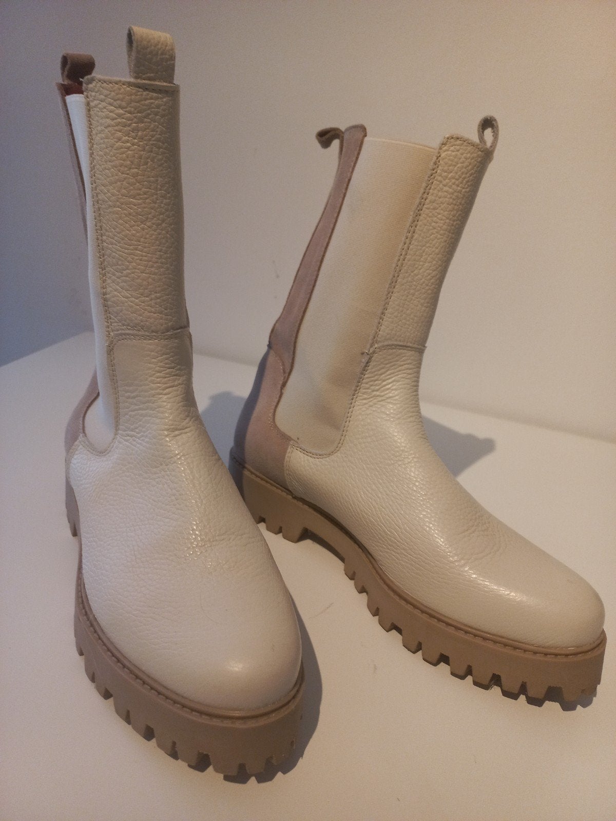 Te koop een paar leren chelcea laarzen, Kleding | Dames, Schoenen, Ophalen, Wit, Chelchea, Lage of Enkellaarzen