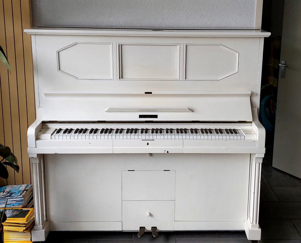 Originele Ritmuller piano met bijpassende pianokruk -, Muziek en Instrumenten, Piano's, Ophalen, Gebruikt