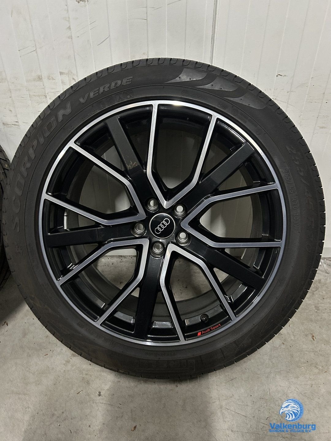 8mm! Originele Audi Q5 SQ5 80A Audi Sport 20 inch zwarte vel, Gebruikt, 255 mm, -, -