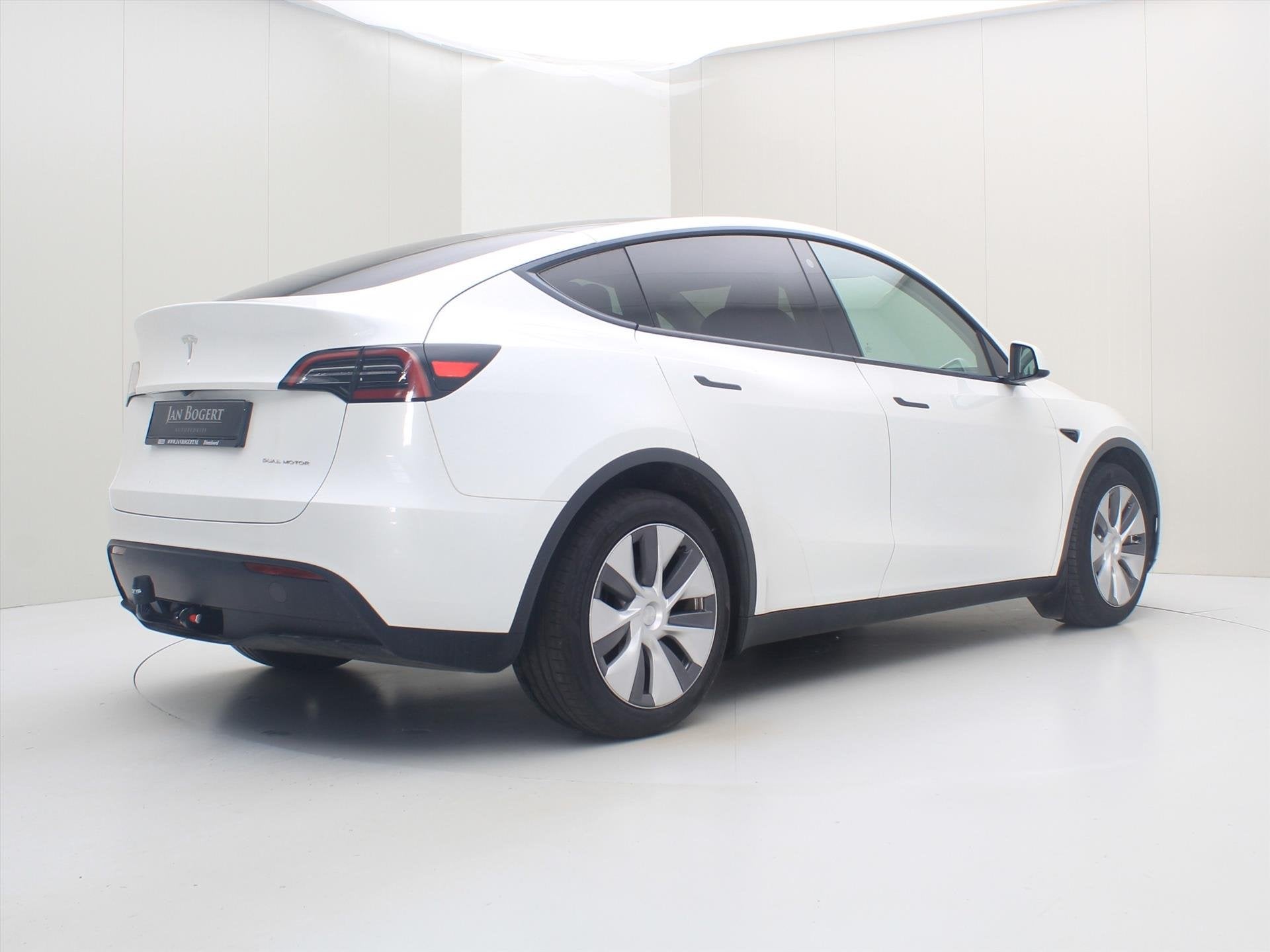 Tesla Model Y Long Range AWD 75kWh 351pk 93.8% SoH [ TREKHAA, Automaat, Gebruikt, Zwart, Wit