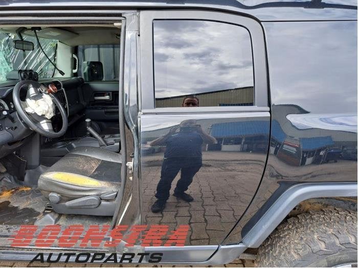 Portier 4Deurs links-achter van een Toyota FJ Cruiser (FJ Cr, Gebruikt, -, Deur, -