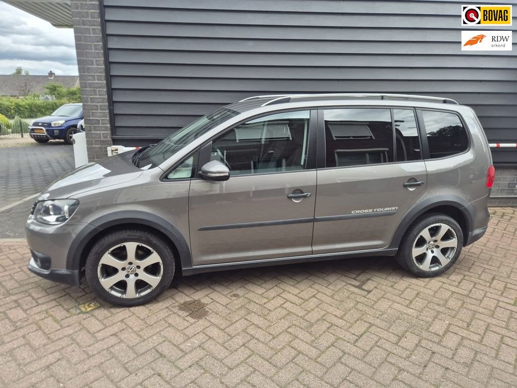Volkswagen Touran 1.4 TSI Cross 7p., Euro 5, Gebruikt, 4 cilinders, 7 stoelen