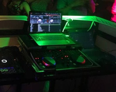 Pioneer DDJ-Ergo DJ Controller met Flightcase, Muziek en Instrumenten, Dj-sets en Draaitafels, Ophalen of Verzenden, Gebruikt