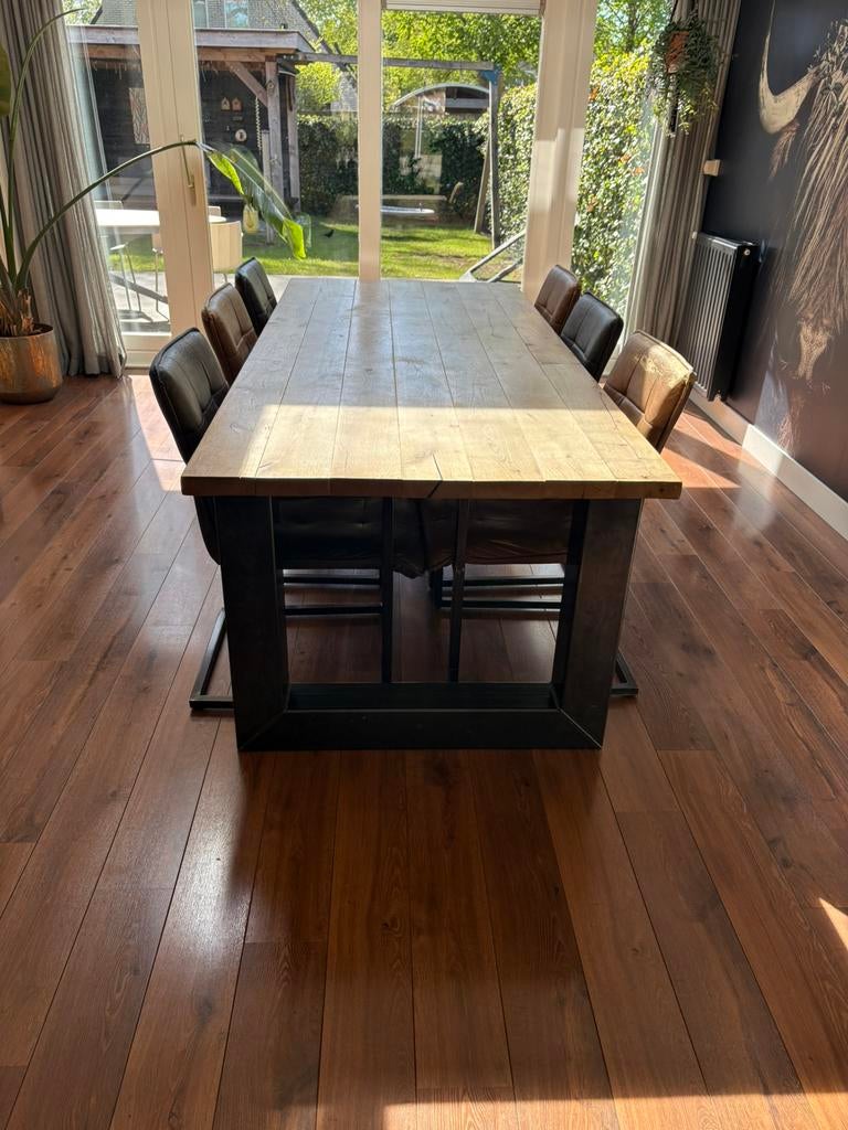 Massief eikenhouten eettafel, zwart onderstel, Ophalen, Gebruikt, 200 cm of meer, 50 tot 100 cm