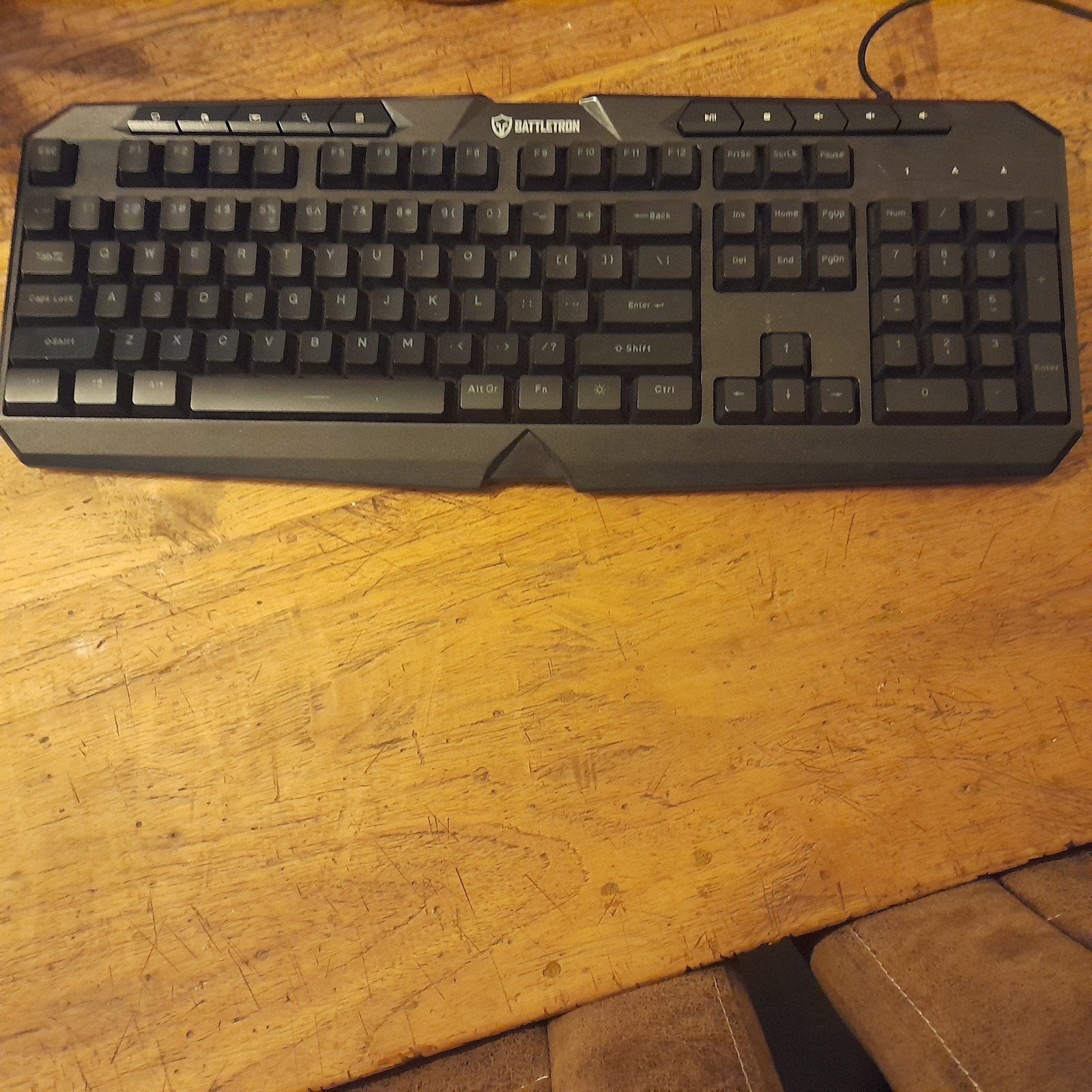 Battlettron Toetsenbord met kabel - Goede staat, Computers en Software, Toetsenborden, Gebruikt, Battlettron, Gaming toetsenbord