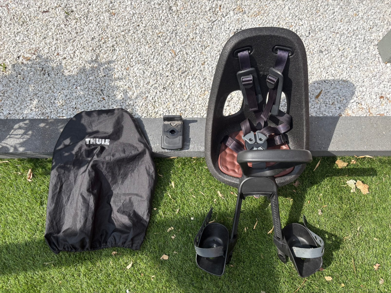 Verkocht- Thule yepp nexxt mini brown fietsstoel + regenhoes, Fietsen en Brommers, Fietsaccessoires | Fietsstoeltjes, Voetsteuntjes