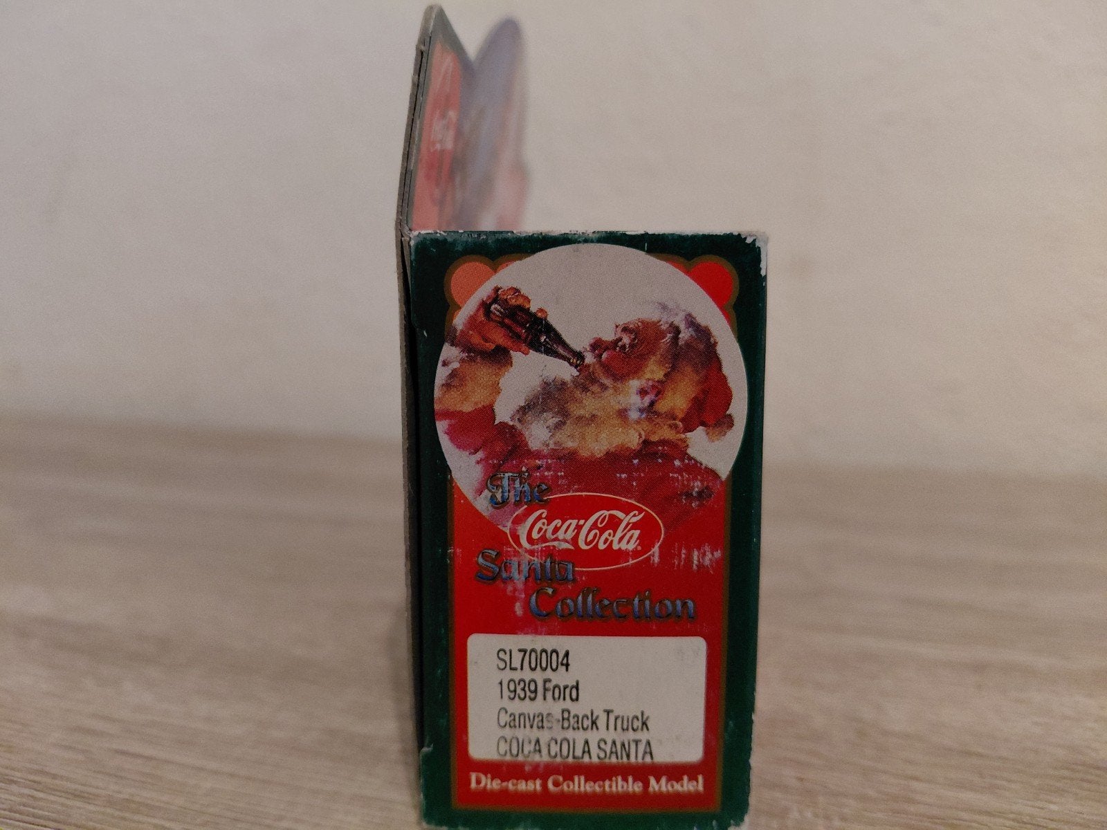 "Coca-Cola Santa Collection" 1939 Ford Canvas-Back Truck, Overige merken, Verzenden, Zo goed als nieuw, Groter dan 1:32