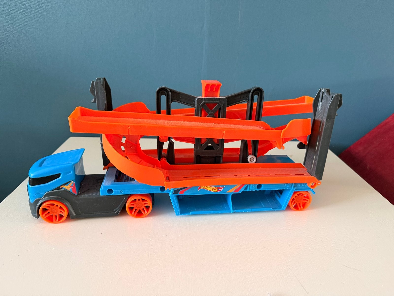 Hotwheels truck met racebaan - Zo goed als nieuw, Ophalen of Verzenden, Zo goed als nieuw