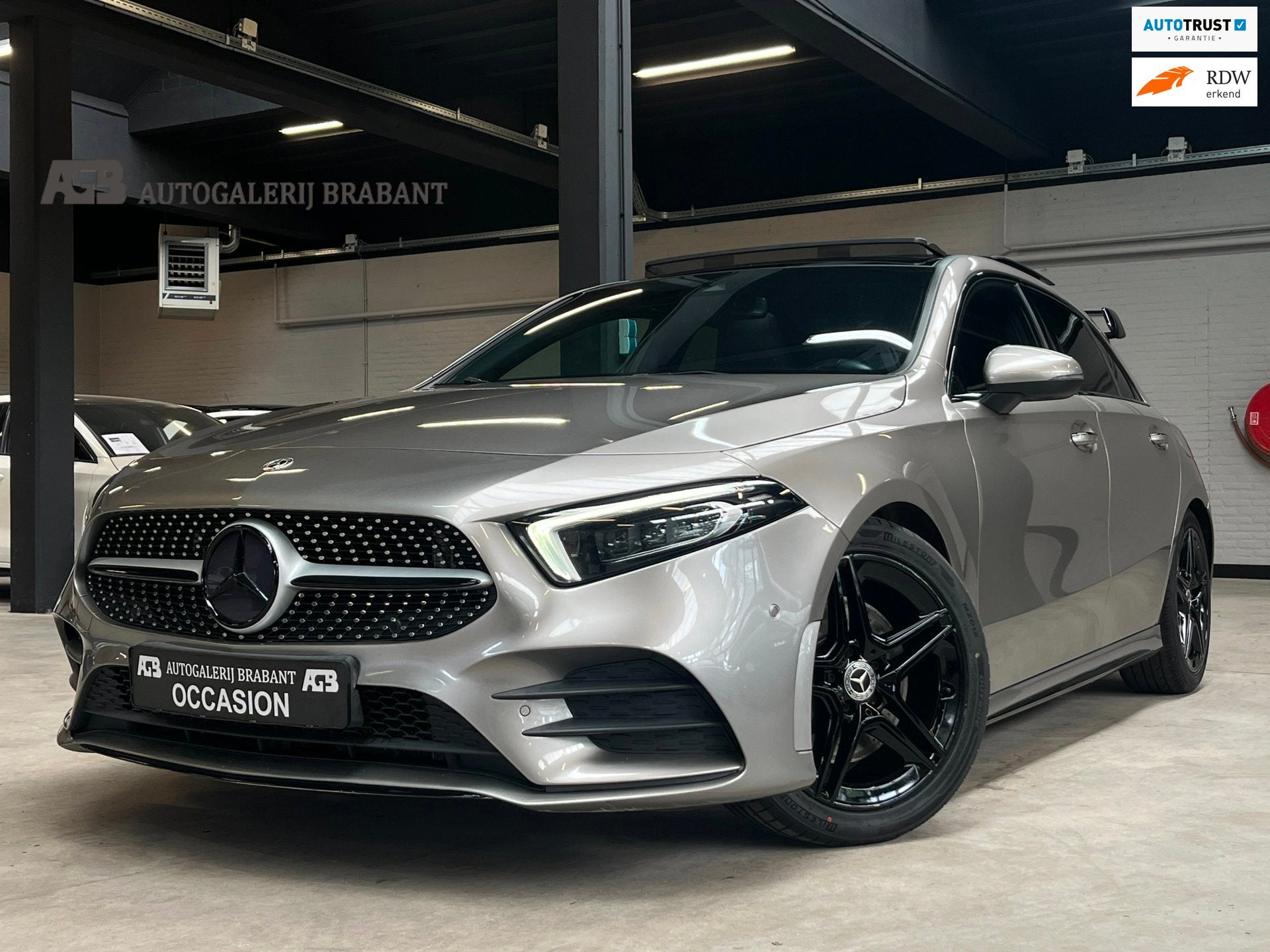 Mercedes-Benz A-klasse 220 Launch Edition Premium Plus Burme, Auto's, Mercedes-Benz, Gebruikt, Euro 6, Leder en Stof, Origineel Nederlands