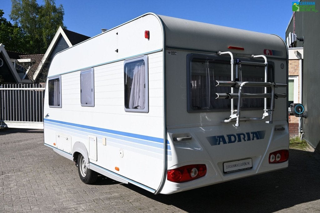 Adria Adora 472 LU |BOVAG|Mover|Zakluifel|Voortent, Caravans en Kamperen, Caravans, Rondzit, Bedrijf, Adria, Kachel