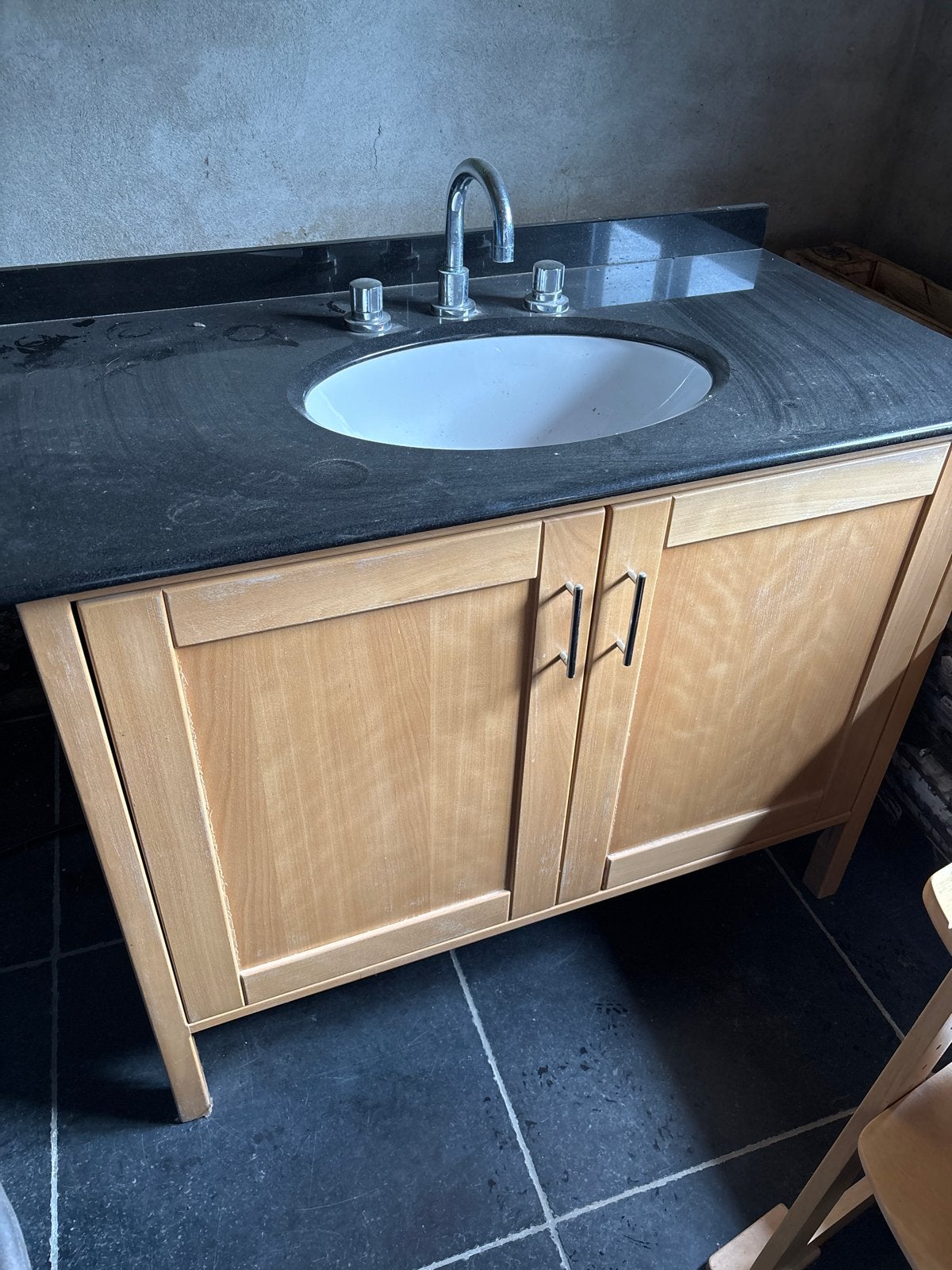 Noten Houten Badkamermeubel met Nero Assoluto en Grohe Kraan, Ophalen, Gebruikt, 100 tot 150 cm, Minder dan 100 cm