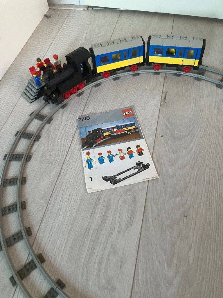 Lego Trein 7710 met extra rails, Overige thema's, Lego, Ophalen of Verzenden, Zo goed als nieuw