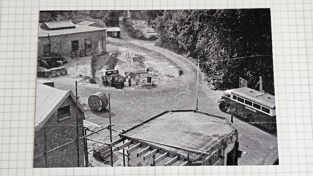 Foto BUS GVA Arnhem HEVEA Noodbus, Verzamelen, Spoorwegen en Tramwegen, Verzenden, Gebruikt, Bus of Metro, Overige typen