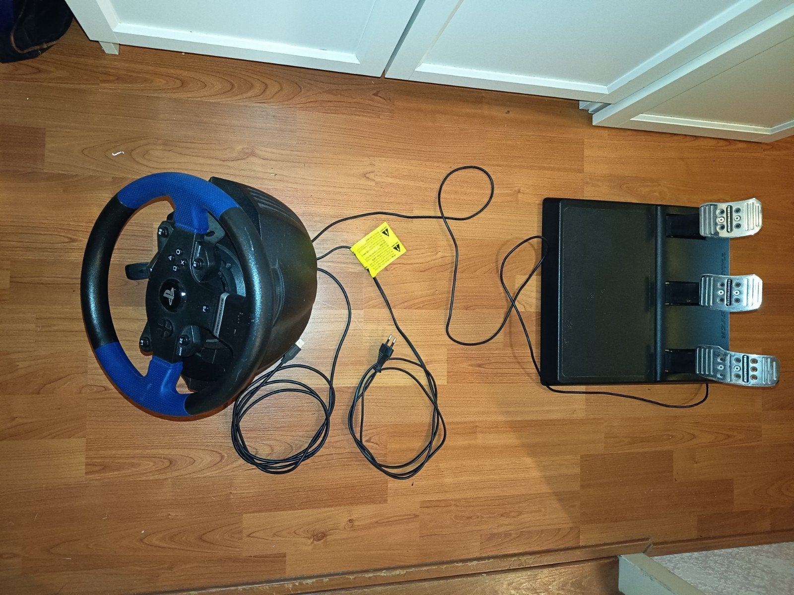 Thrustmaster T150 racestuur voor PS4 en 5 met T3PA pedalen, Spelcomputers en Games, Spelcomputers | Sony PlayStation Consoles | Accessoires