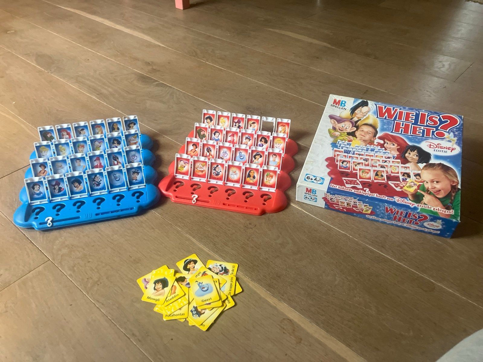 Wie is het? Disney Editie - MB Spellen, Hobby en Vrije tijd, Een of twee spelers, Ophalen of Verzenden, Gebruikt