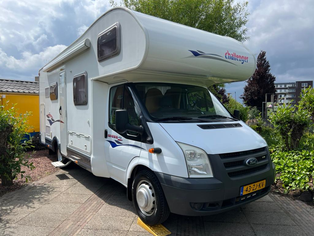 Challenger Genesis 49 Ford Transit camper 2007 – nieuwe APK, Caravans en Kamperen, Reservewiel, Alkoof, 6 tot 7 meter, Particulier