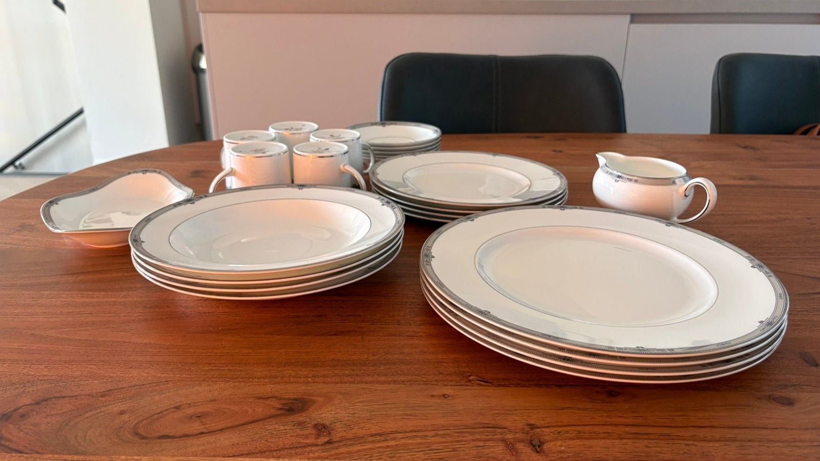 Wedgwood AMHERST antieke serviesset, Ophalen