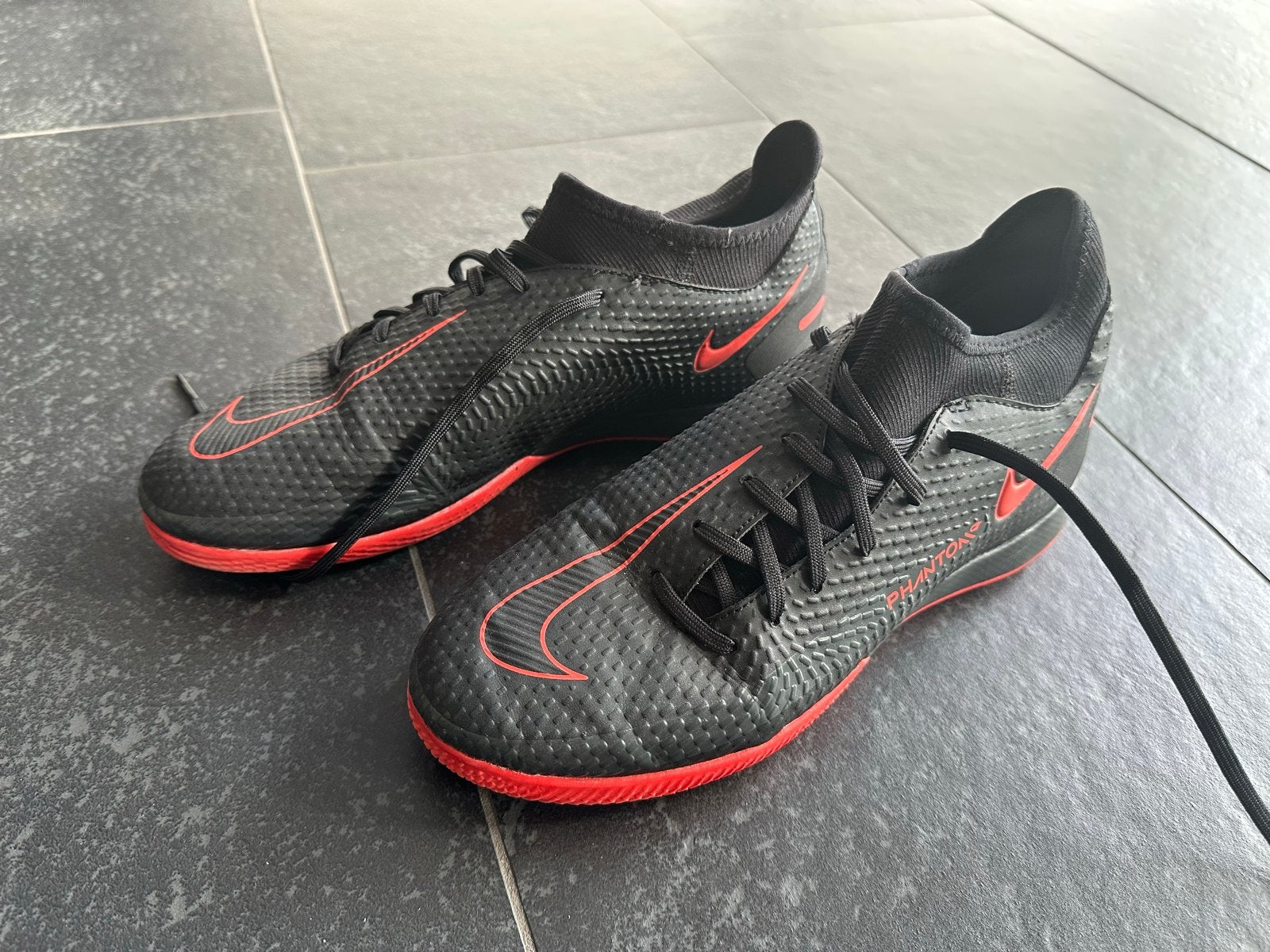 Nike Zaalschoenen - Perfect voor Gym of Voetbal, Ophalen of Verzenden, Gebruikt, Schoenen