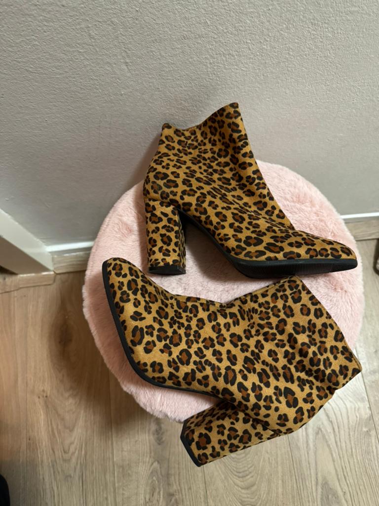 Nieuwe sexy panter tijger laarsjes maat 41, Ophalen of Verzenden, Zo goed als nieuw