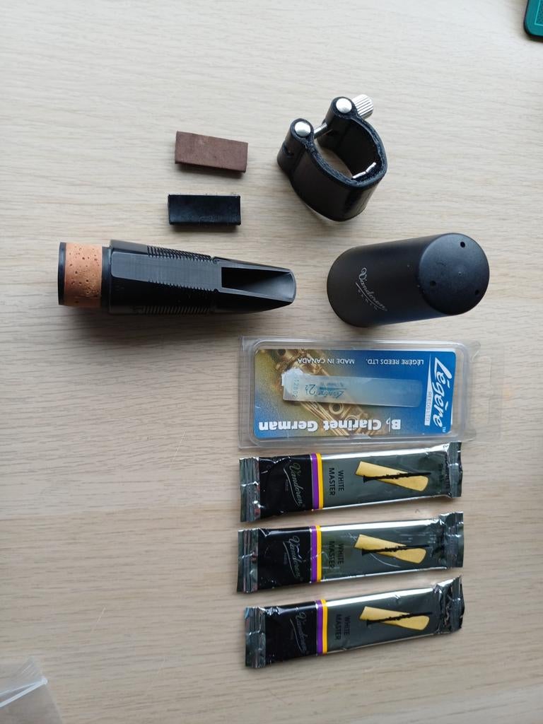 Vio N1 Bb klarinet mondstuk, rieten en Vandoren rietbinder, Ophalen of Verzenden, Hout