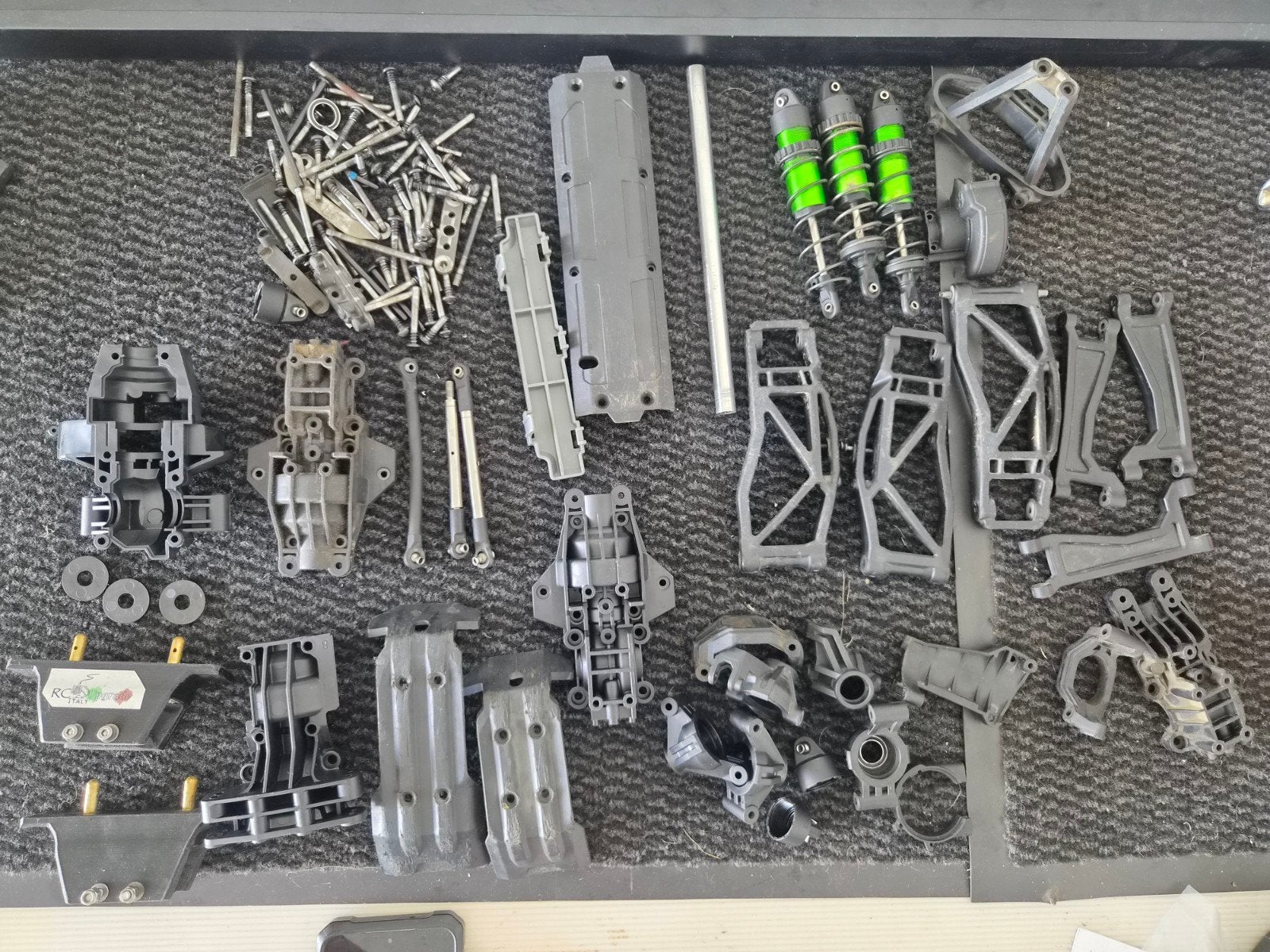 Traxxas maxx partij onderdelen, Hobby en Vrije tijd, Ophalen of Verzenden, Zo goed als nieuw, Overige schalen, Onderdeel
