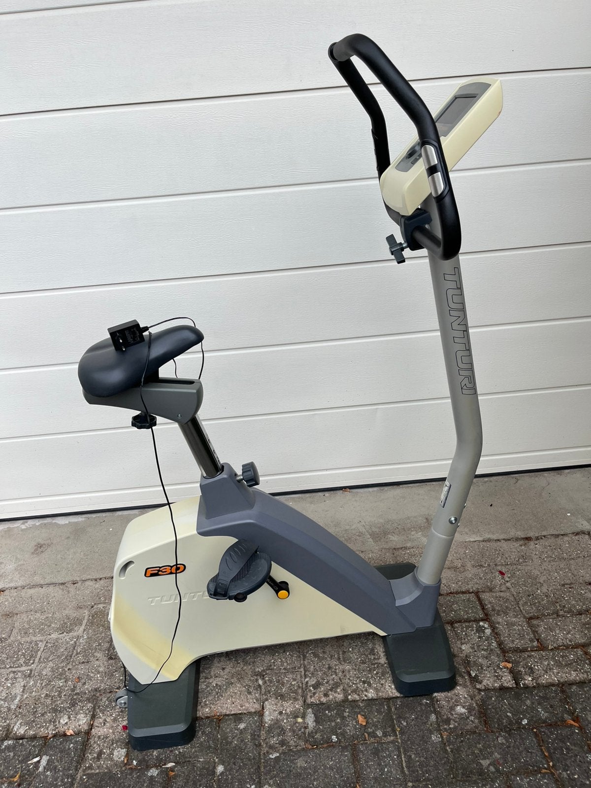 Hometrainer Tunturi F30, Sport en Fitness, Fitnessmaterialen, Ophalen, Gebruikt