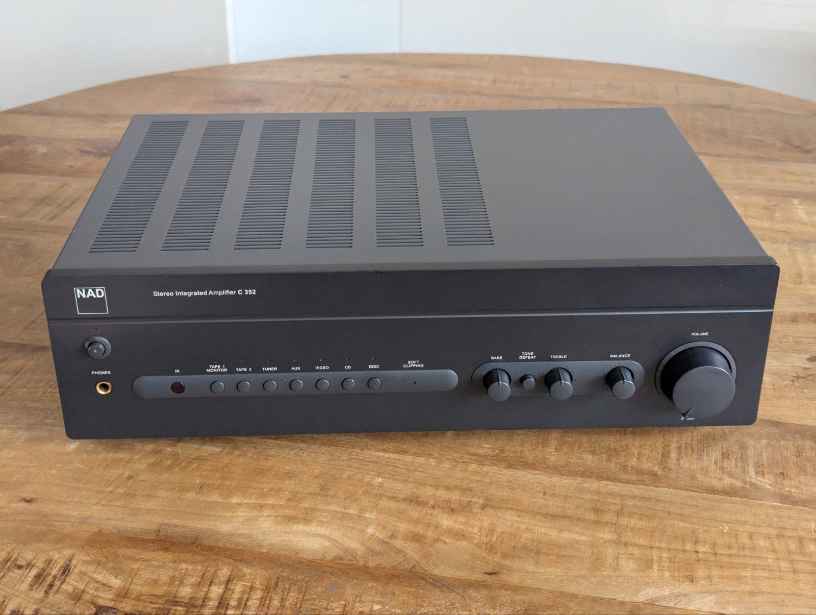 NAD C352 Stereo Geïntegreerde Versterker, Gebruikt, 60 tot 120 watt, Stereo, Ophalen