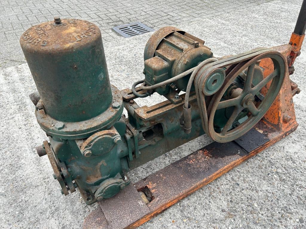 Loewe Wasserknecht Luneburg / Waterpomp, Ophalen