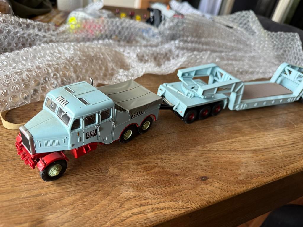 Amerikaanse truck met oplegger - Goede staat, Hobby en Vrije tijd, Modelbouw | Auto's en Voertuigen, Ophalen of Verzenden, Gebruikt