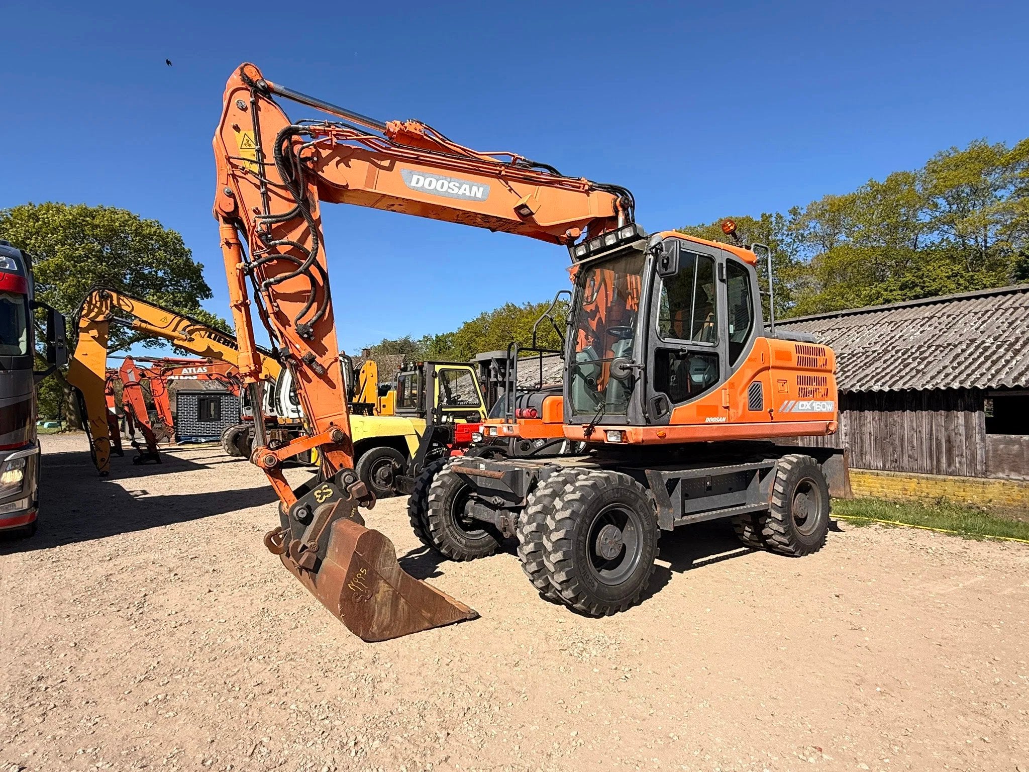Doosan DX160W-3 (bj 2015), Jansen Machines, Albert@jansen-machines.com, Topperweg 60
3774 LJ  Kootwijkerbroek, NL, Graafmachine