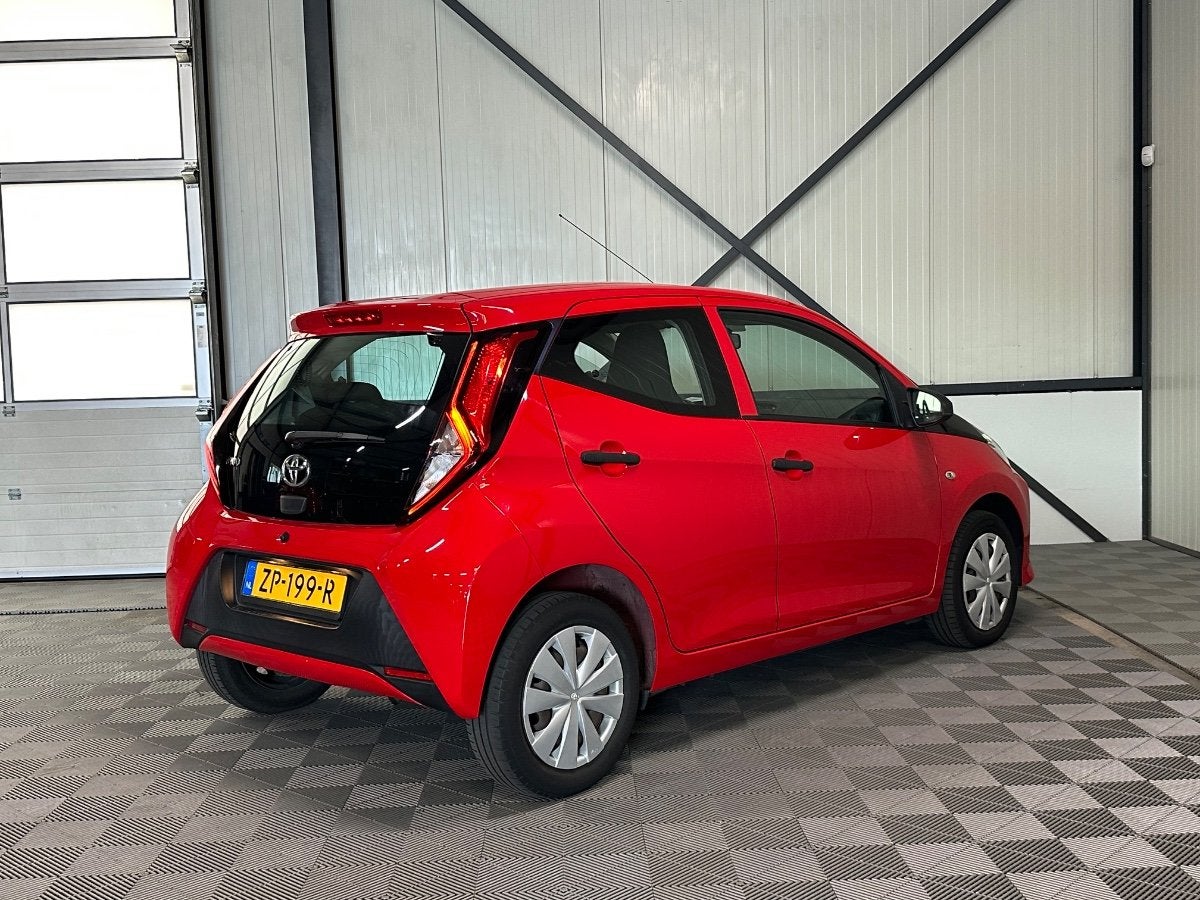 Toyota Aygo 1.0 VVT-i | X-Fun 5-Drs | Airco, Gebruikt, Euro 6, 4 stoelen, Bedrijf