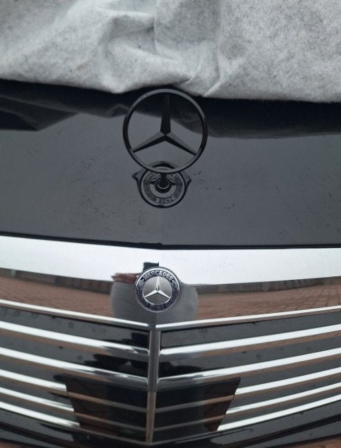 MERCEDES STER BLACK MET LAUWERKRANS OP DE VOET NU 21,50 EURO, Voor, Mercedes-Benz, Nieuw, Ophalen of Verzenden