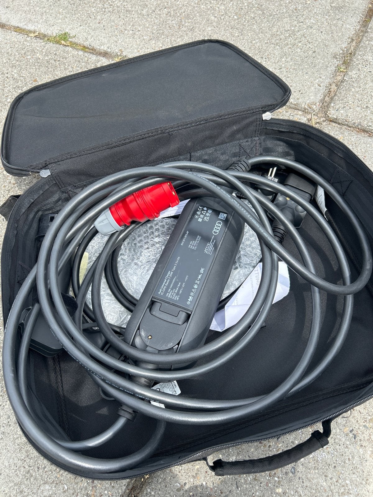 Audi Universele Oplader 7.2kW Type 2 2x16A, Auto diversen, Laadpalen, Ophalen, Zo goed als nieuw, Laadkabel