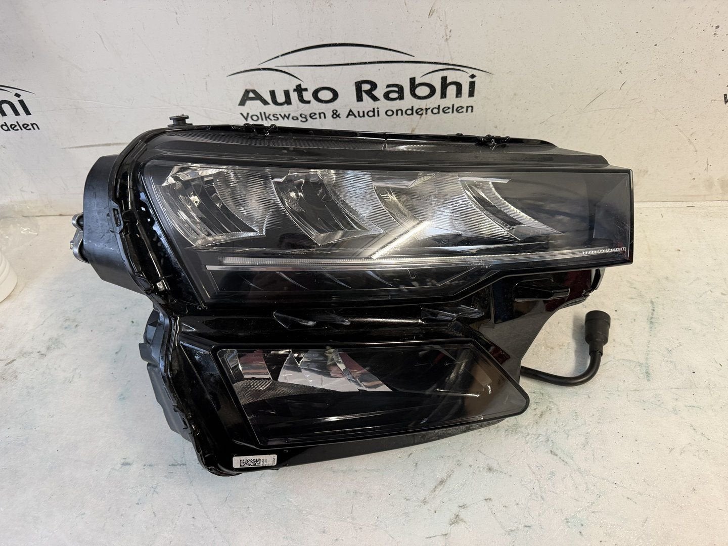 SKODA KAROQ KOPLAMP RECHTS 57b941010, Gebruikt, -, -, Ophalen of Verzenden