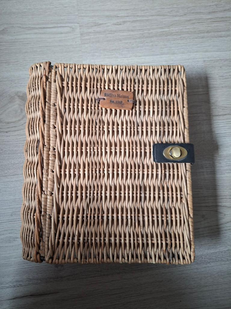 Riviera maison rattan boek, Ophalen, Zo goed als nieuw