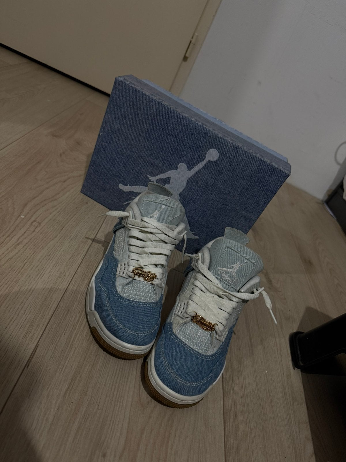 Jordan 4, Ophalen of Verzenden, Zo goed als nieuw, Schoenen